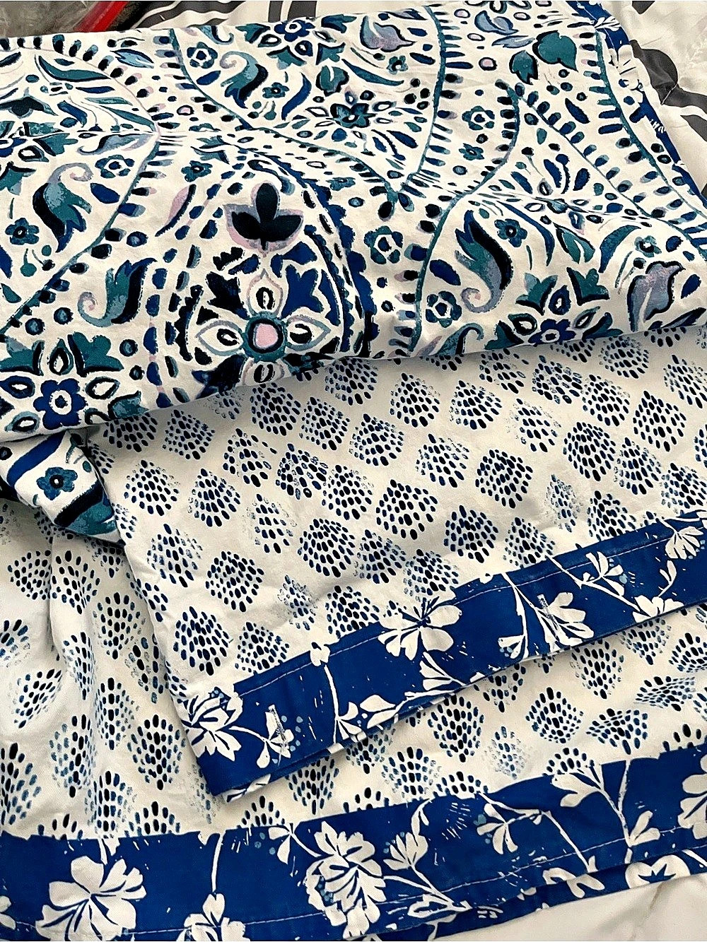 Shower curtain in Blue & White